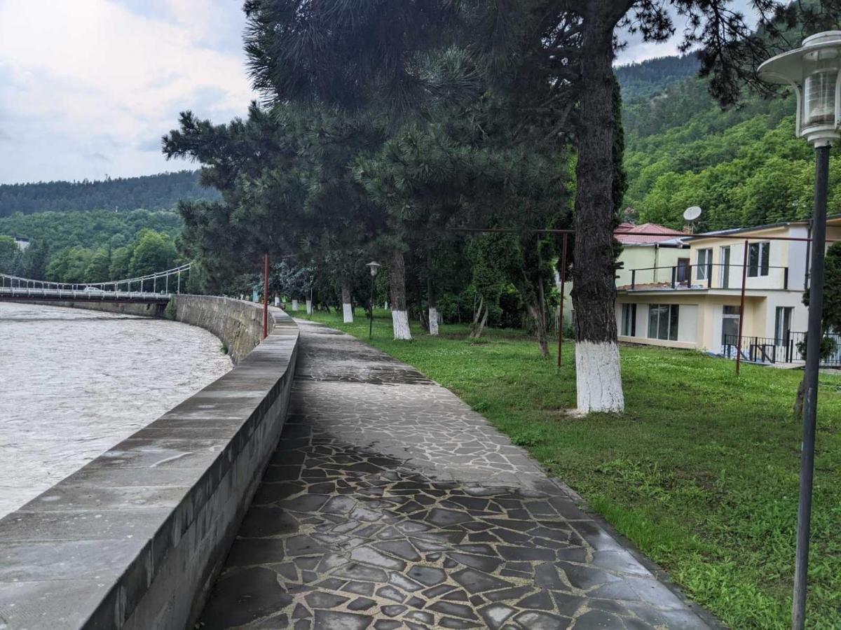 Riverside Bordjomi Extérieur photo